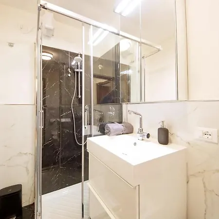 Calle Dei Fabbri Marble Apartment Venice